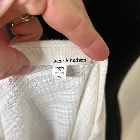 June & Hudson White Wrap Top size Small - Picture 3 of 5